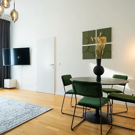 Brand-New Apartment With A Breathtaking Design Located Right Near Belvedere Castle, 15 Minutes From City Centre Wenen Buitenkant foto