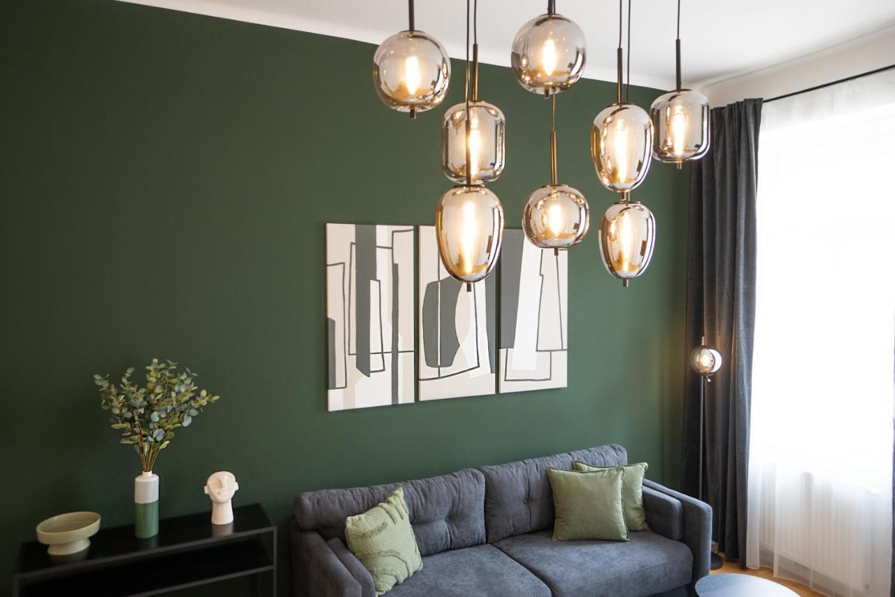 Brand-new With A Breathtaking Design Located Right Near Belvedere Castle, 15 Minutes From Centre Appartamento
